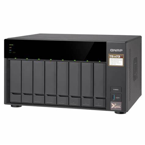QNAP TS 873A 8G NAS 8 Bay cu Switch 2.5GbE inclus