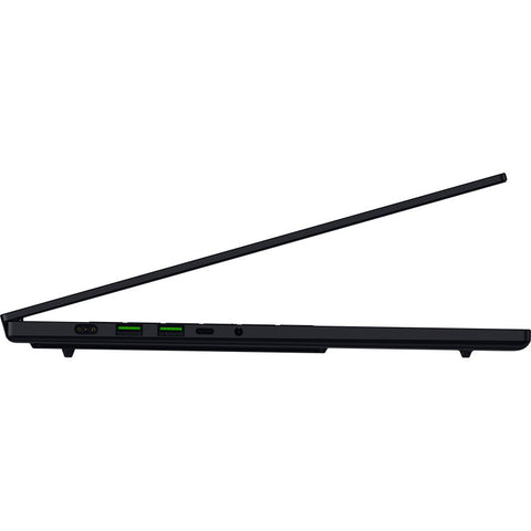 Laptop gaming RAZER Blade 16, AMD Ryzen AI 9 365 pana la 5GHz, 16