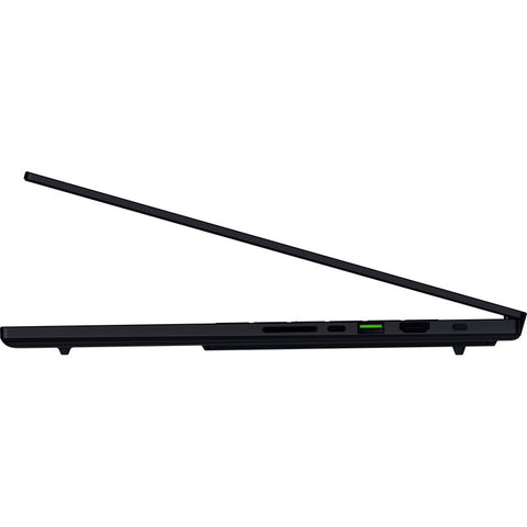 Laptop gaming RAZER Blade 16, AMD Ryzen AI 9 365 pana la 5GHz, 16