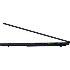 Laptop gaming RAZER Blade 16, AMD Ryzen AI 9 365 pana la 5GHz, 16