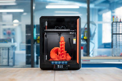 imprimanta 3D Prusa CORE One Plus complet inchisa